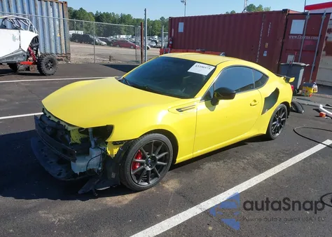 2017 Subaru Brz Series. Yellow из США, поврежденный, VIN JF1ZCAC1XH9601468
